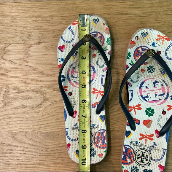 Tory Burch Lucky Charm flip flops Size 9/10 - Picture 5 of 6